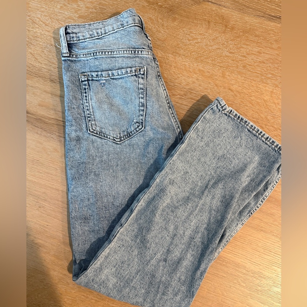 GAP Sky High 90s Loose Jeans Distressed Light Wash High Rise